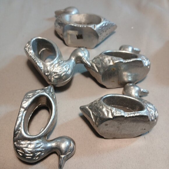 Mixed Lot of Pewter Napkin Rings Bunnys Rabbit Ducks Handle Vintage 14 Total - Picture 7 of 12